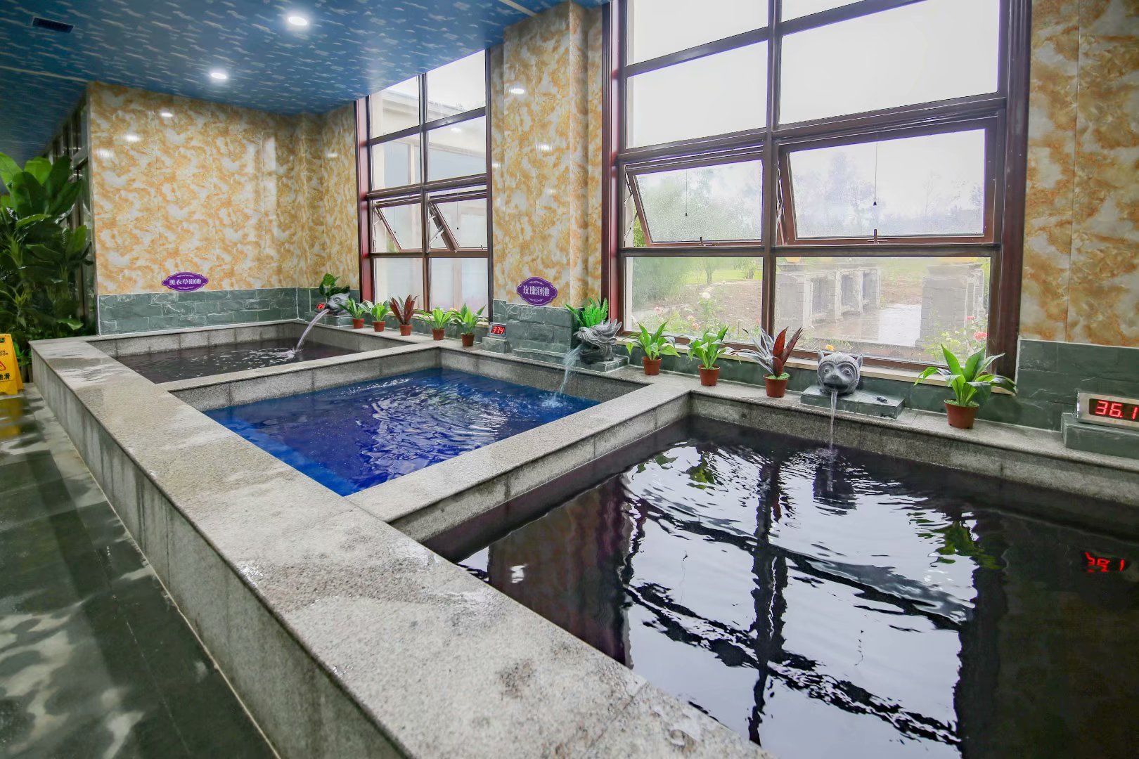 蓝调庄园温泉中心旅游攻略,冬天泡蓝调庄园温泉