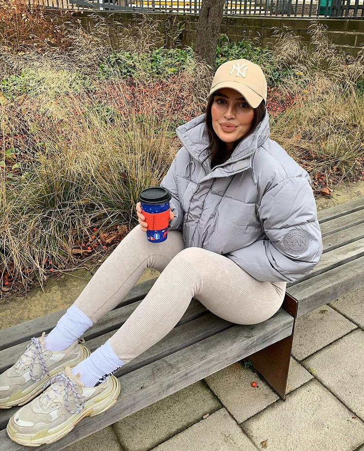 鲨鱼裤羽绒服穿法,今年最火的鲨鱼裤穿搭图片