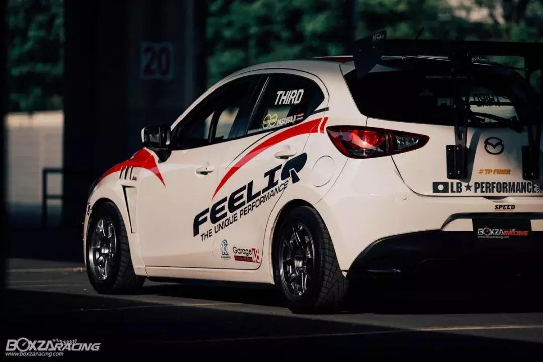 马自达2改装阿尔派车机音响,马自达2.0改装案例