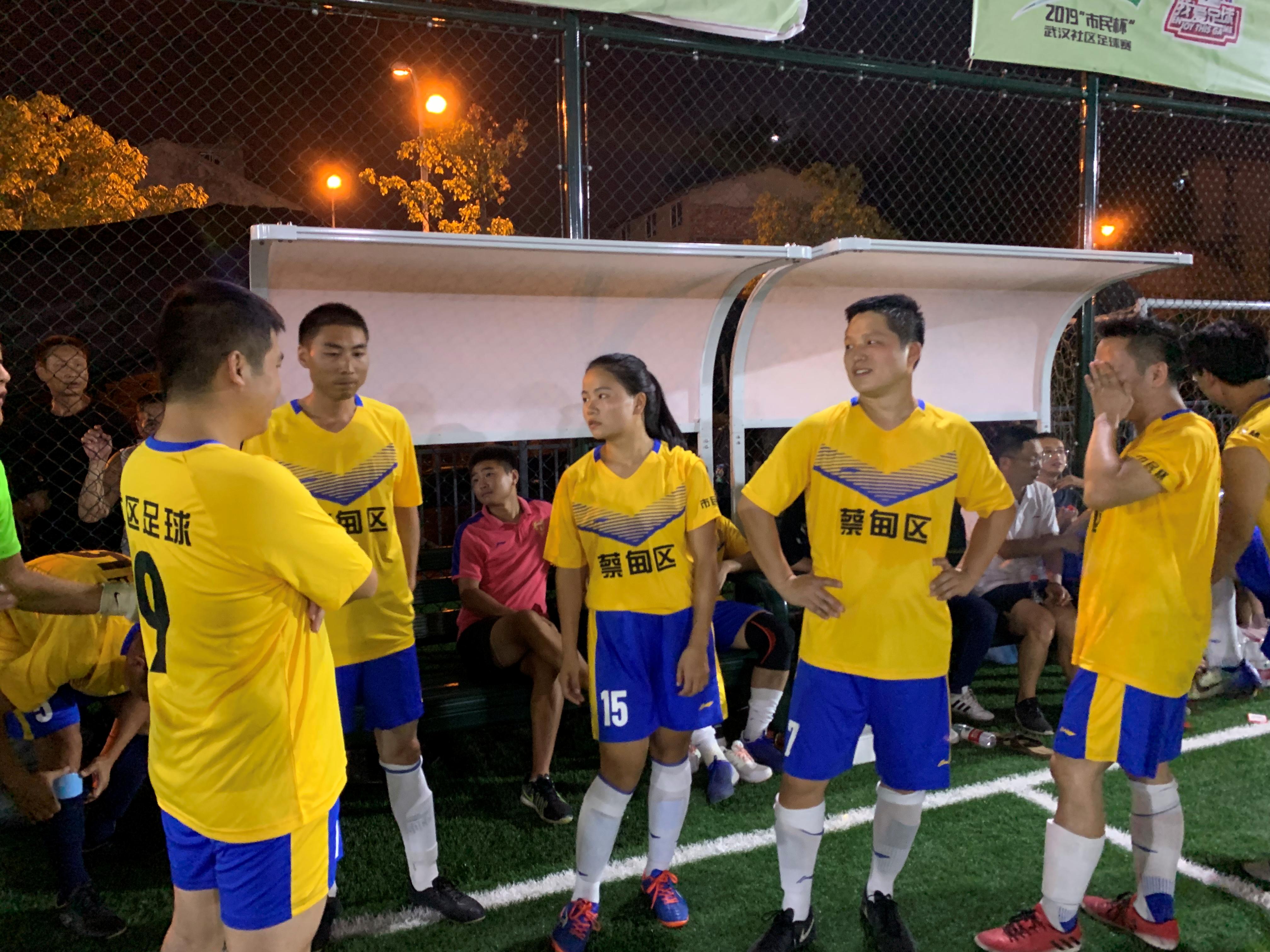 踢一场足球比赛很累吗,踢一场足球比赛