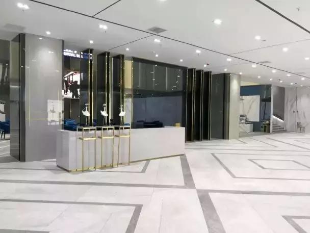 大品牌瓷砖的性价比高,大尺寸的瓷砖优缺点