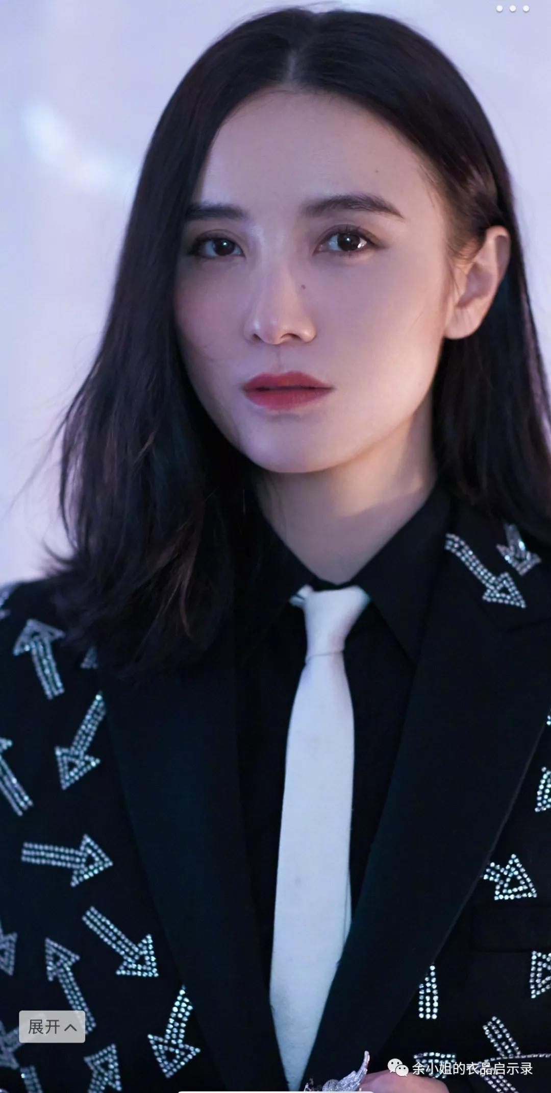 宋佳穿高级感西装,宋佳缎面西装搭皮鞋气场十足