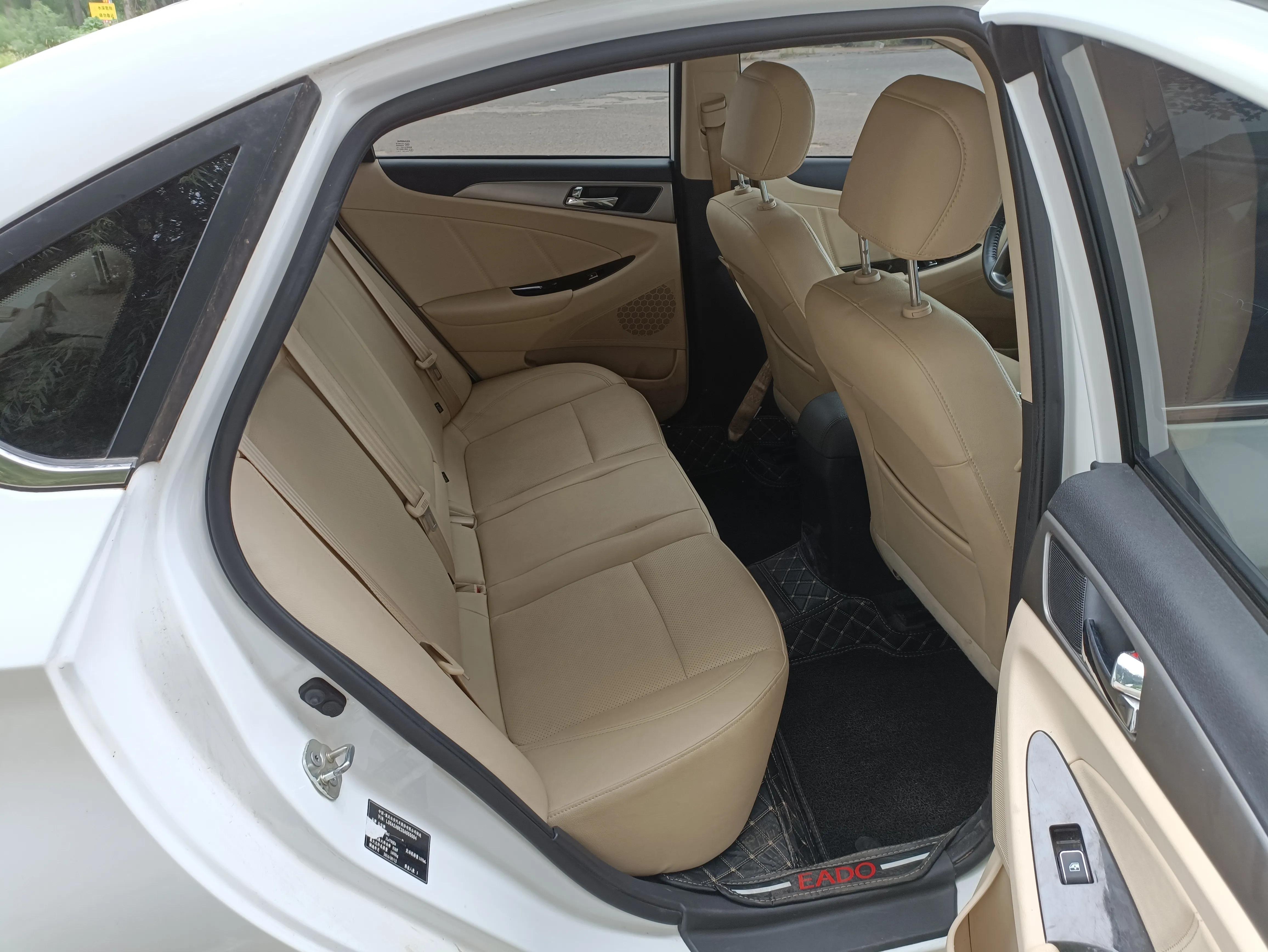 逸动和轩逸哪个乘坐空间大,逸动dct旗舰型乘坐感受