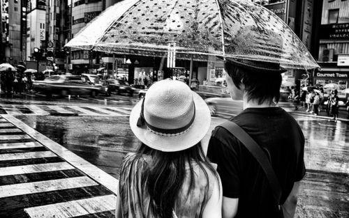 和情侣聊天的100个有趣话题,8个容易聊出感情的暧昧话题