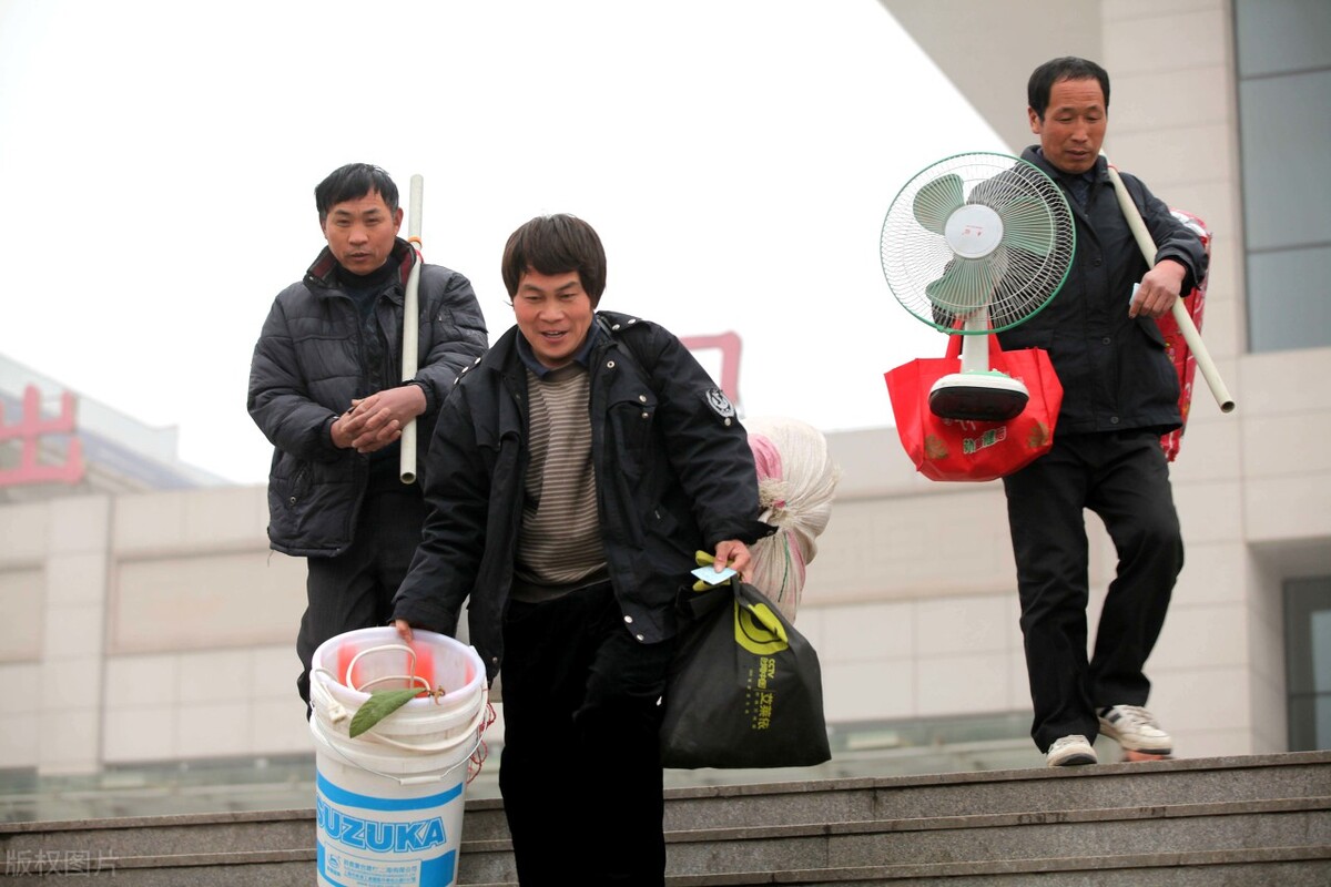 白天跑网约车晚上做代驾收入,开网约车和做代驾哪个多挣钱