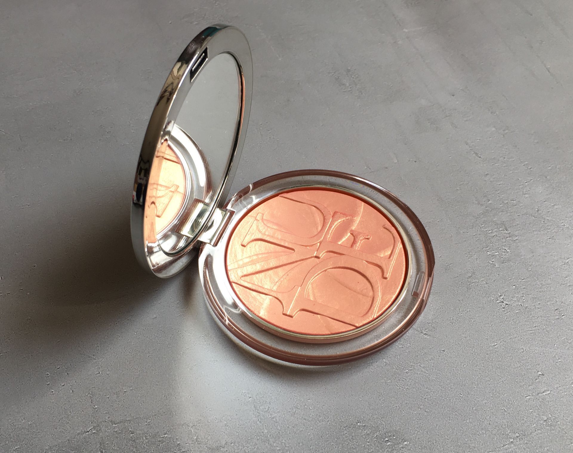 腮红唇膏眼影三合一推荐,欧美风的眼影腮红口红推荐