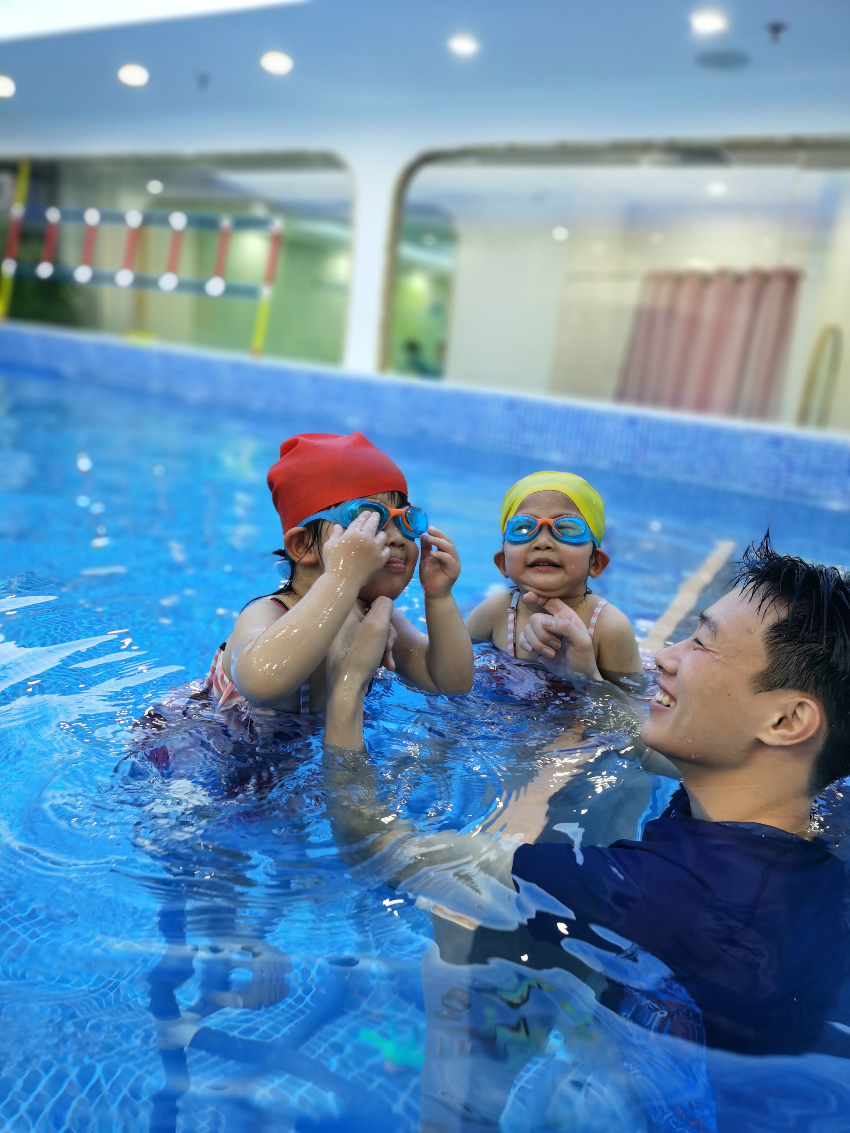 婴儿游泳馆项目如何经营才赚钱,婴儿游泳馆可以带动什么项目