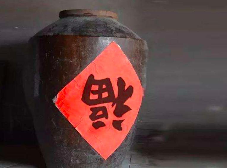 过年贴对联挂灯笼讲究动画,过年农村挂灯笼的讲究