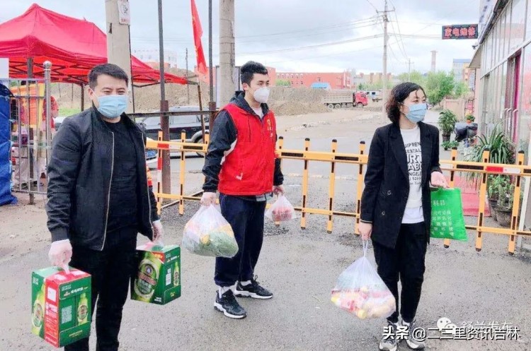 率先垂范勇争先,身先士卒争当领头羊