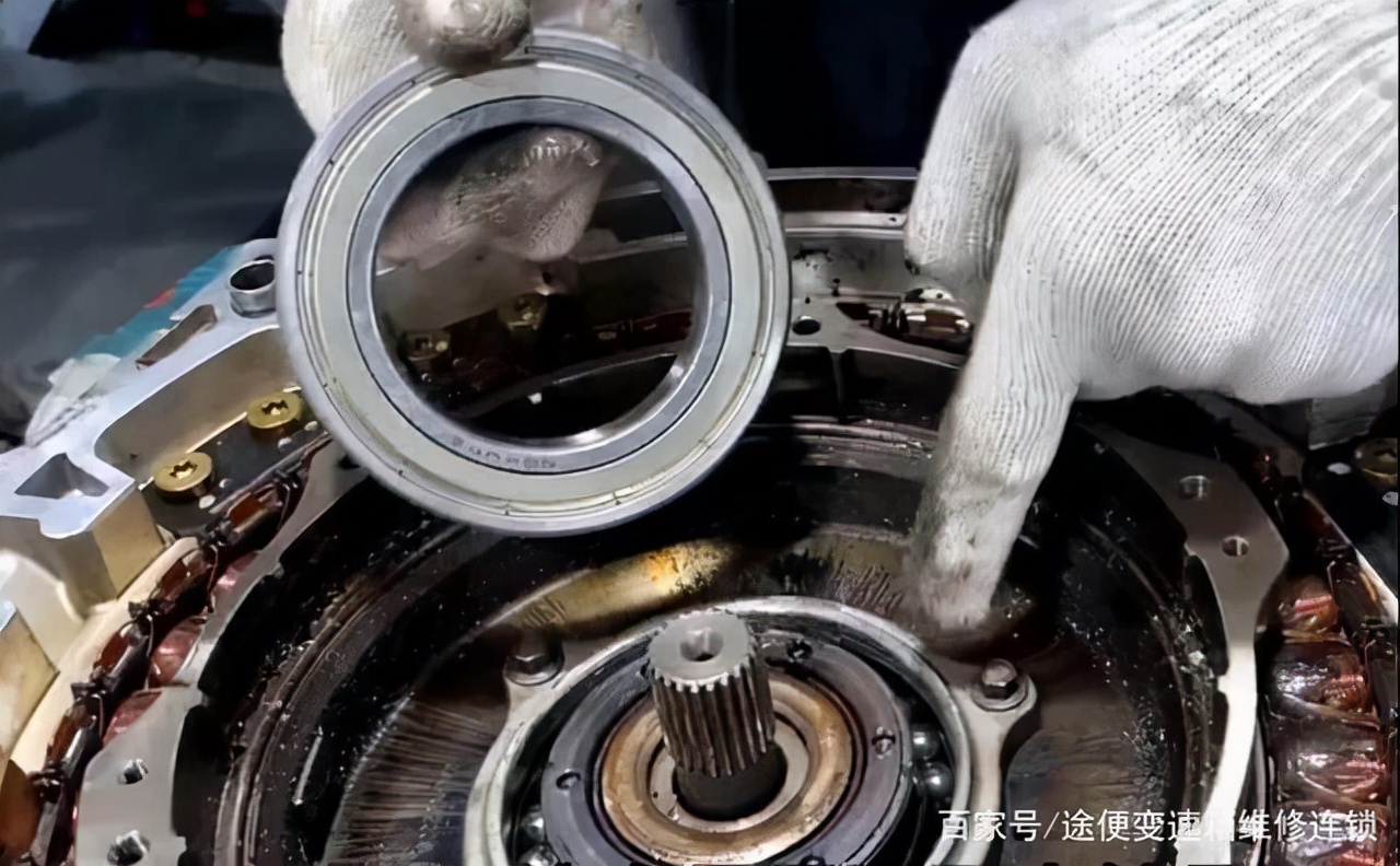 荣威ei6变速箱换挡有顿挫感,19款荣威ei6变速箱渗油