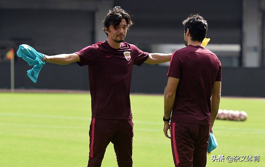 混血儿曾曾的简历,国足混血新星