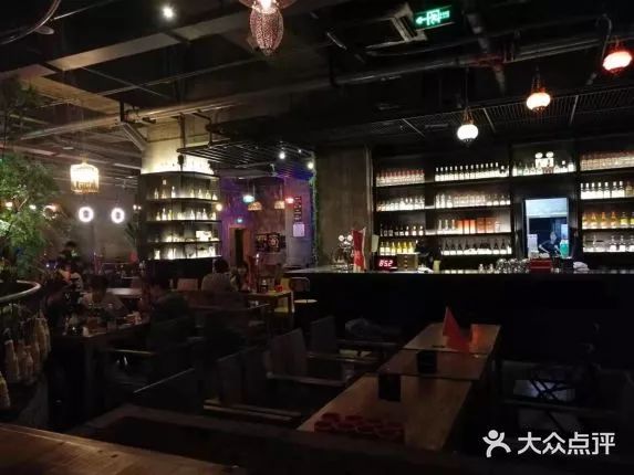 寻一处幽静角落,巷子里的小酒馆好惬意