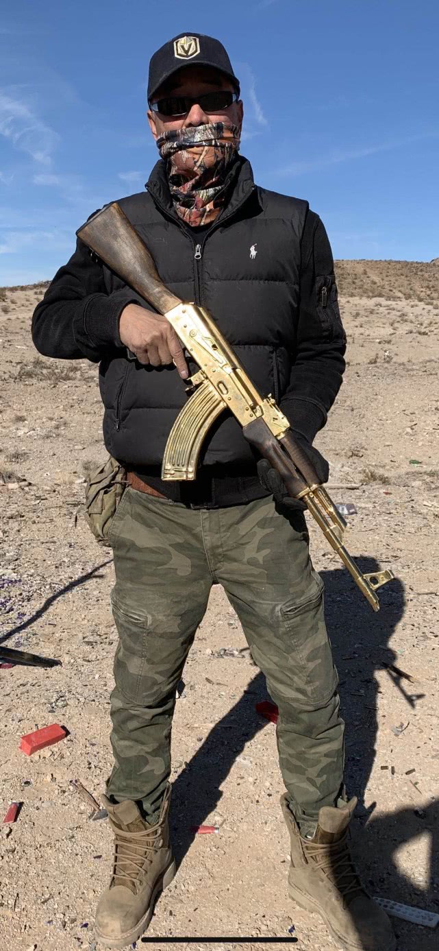 疫情期间美国华人囤枪,美国疫情囤枪真实情况