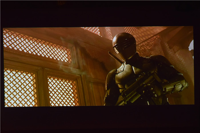 便携投影极米play超悦,极米play超悦版投影感觉有点歪