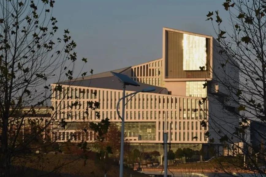 5大校区，占地超7千亩，图书馆藏书340余万册！安徽这所高校大到心累