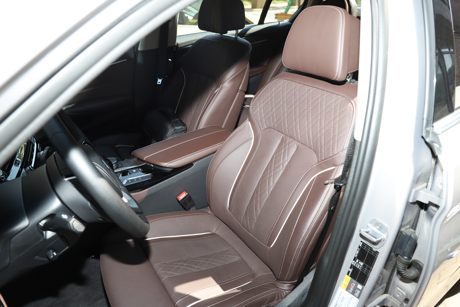 这一代宝马5系操控感怎样,宝马5系直列6缸2.5发动机油耗高