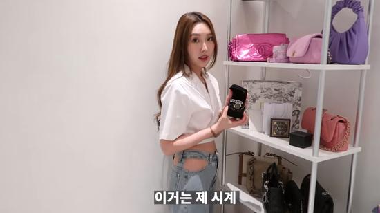 韩国美女晒独居公寓引11万人围观衣帽间全是名牌