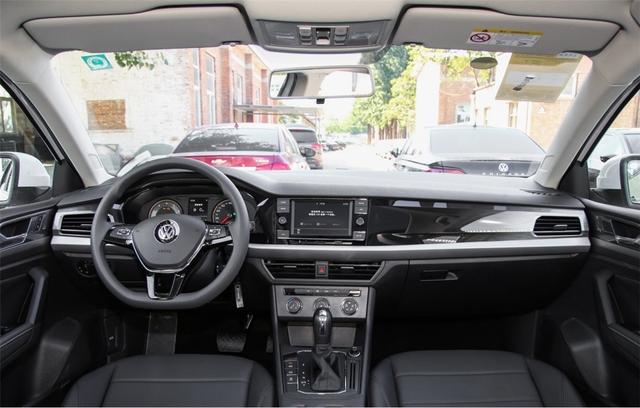 轩逸14代和朗逸plus哪个值得入手,轩逸2022款和朗逸2022款选哪个好