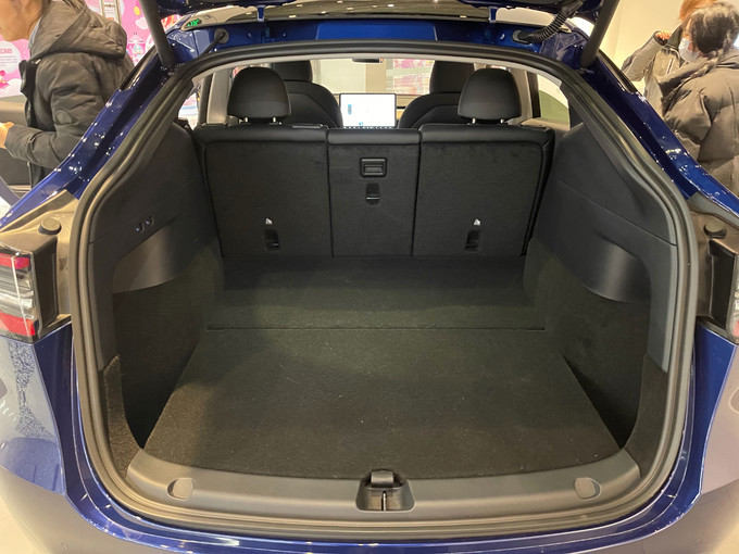 特斯拉modely2022款有几种颜色,特斯拉modelsplaid试驾体验