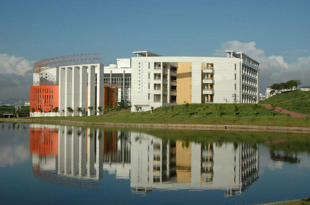 广东医科大学和南方医科大学差距,广州医科大学与中山大学是一家吗