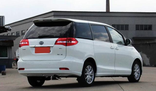 比亚迪m6手动2.4和自动2.4区别,为什么比亚迪m6停产了