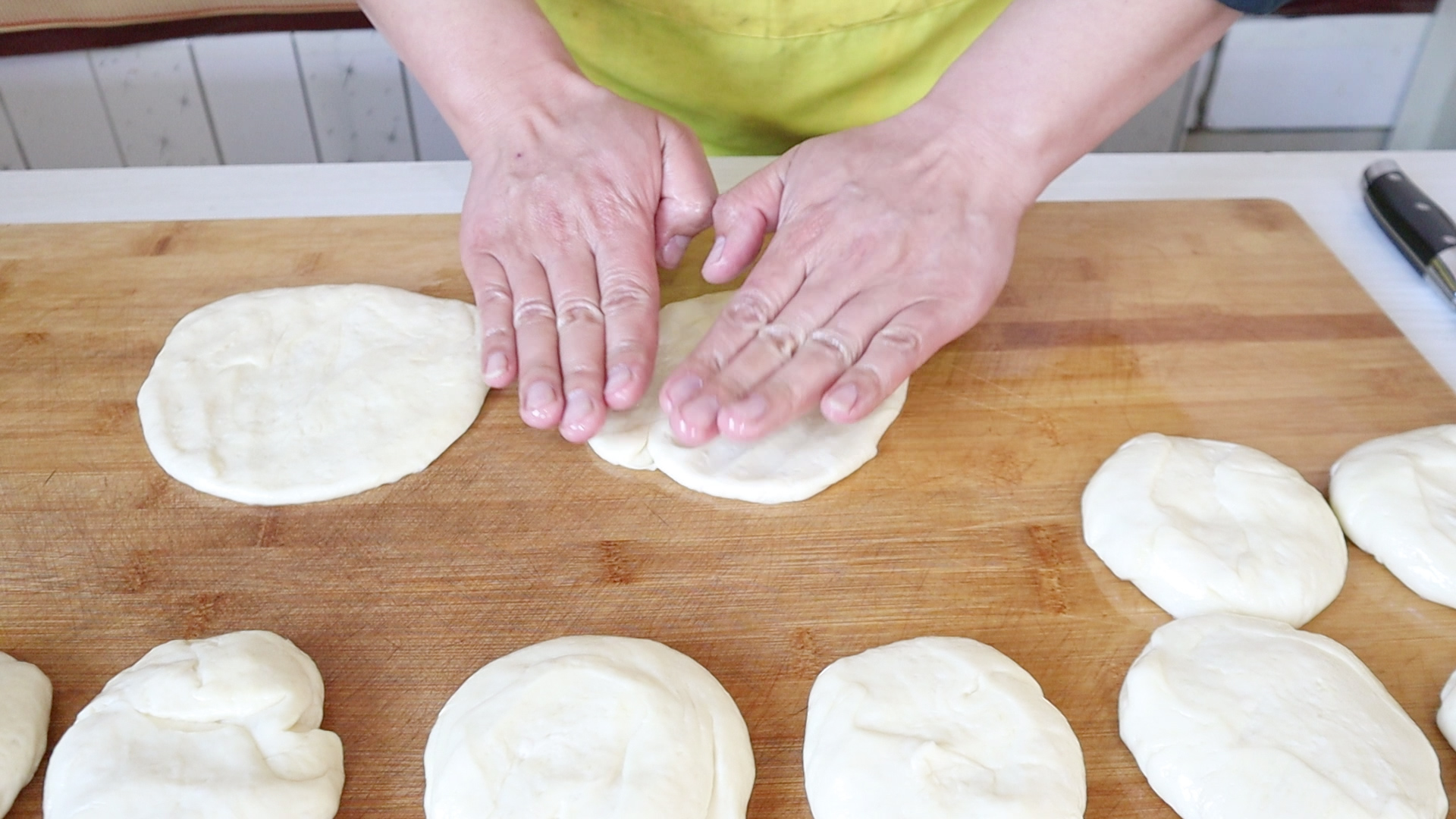 炸油饼正确和面配方,炸油饼做法和面技巧