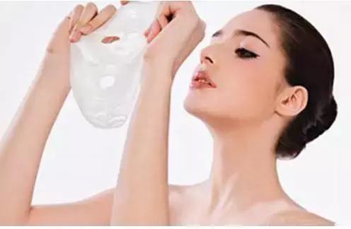 脸上敷面膜过敏长痘了怎么办,易过敏长痘用什么面膜