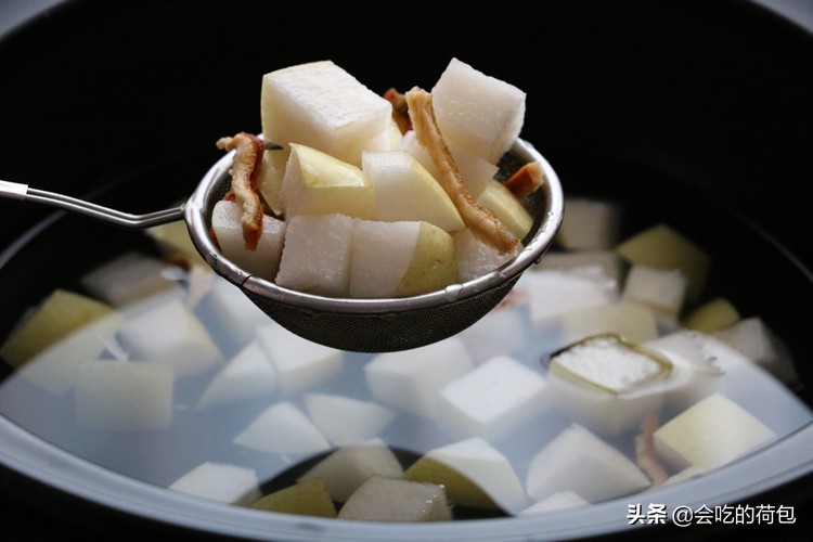 秋季这样吃梨加倍润肺止咳,秋季要多吃哪些食物