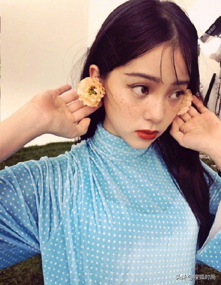 欧阳娜娜、宋祖儿都化过，承包热搜的雀斑妆到底有什么魔力