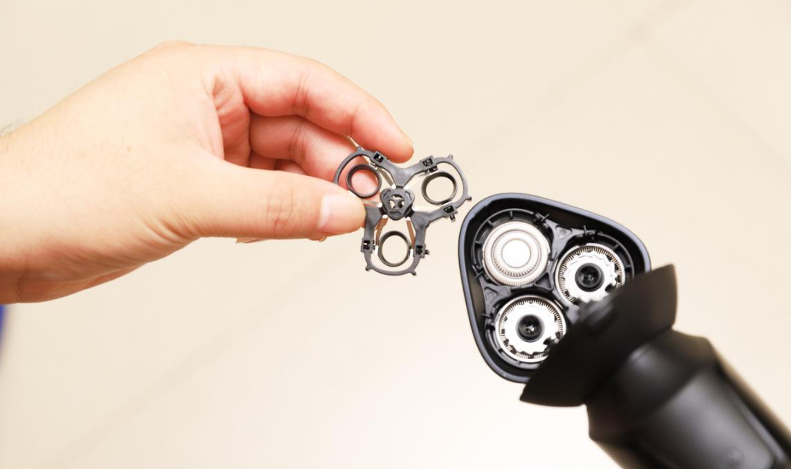 飞科剃须刀电动fs903测评,飞科fs903剃须刀拆解视频