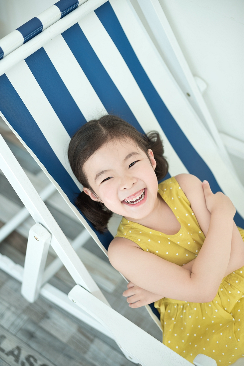 不让父母操心的小孩,在家给孩子日常拍照