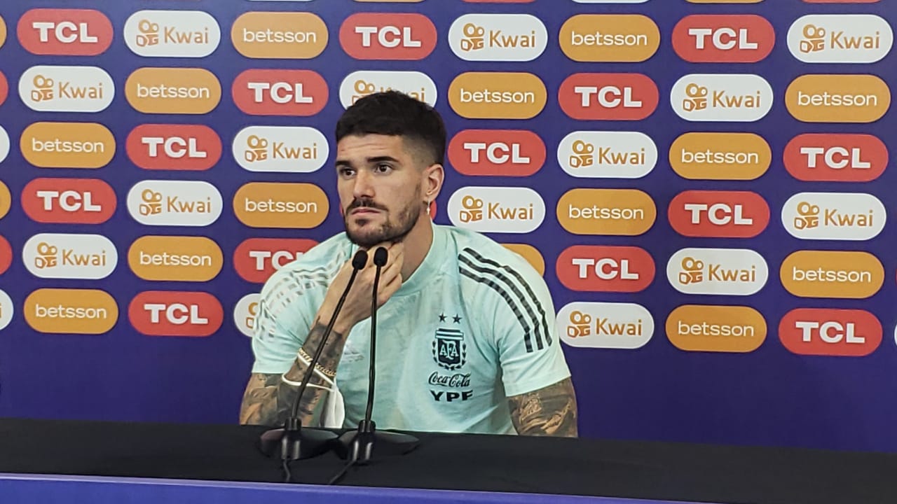 登贝莱对巴萨到底有什么不满,登贝莱接近与巴萨降薪续约