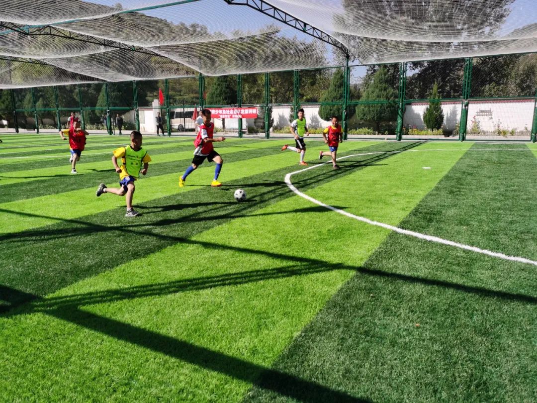 “走进甘肃”采访活动之二体育帮扶打造精神高地山村书记带来足球梦想