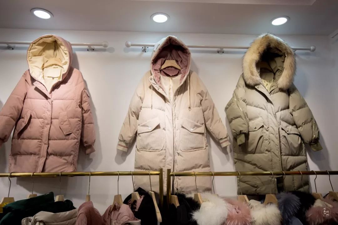 四季青男士毛衣大甩卖宽松轻薄,四季青女装清仓特价毛衣白色