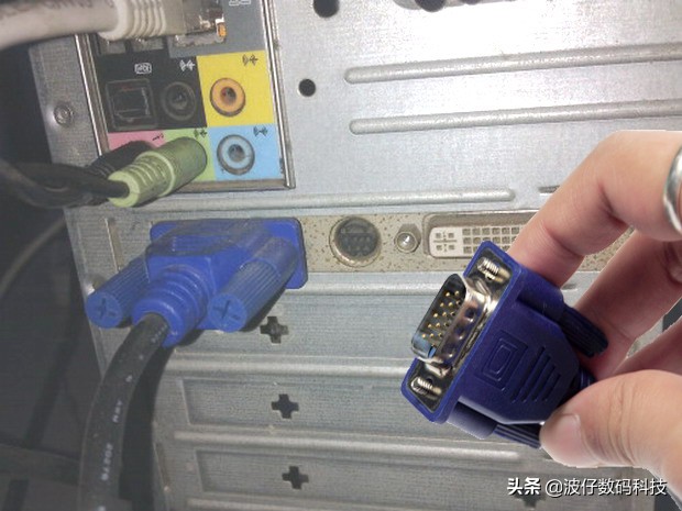 电脑突然花屏然后黑屏是怎么回事,电脑屏花屏教你一招20分钟复原