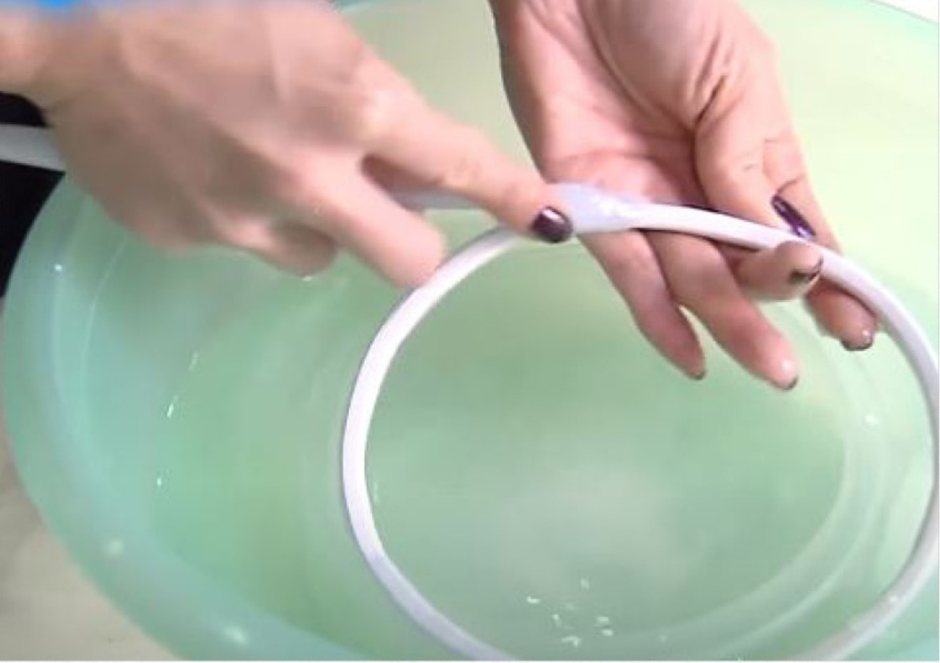 儿童食物饭盒胶圈暗藏致病菌，对孩子健康影响大，家长务必要牢记