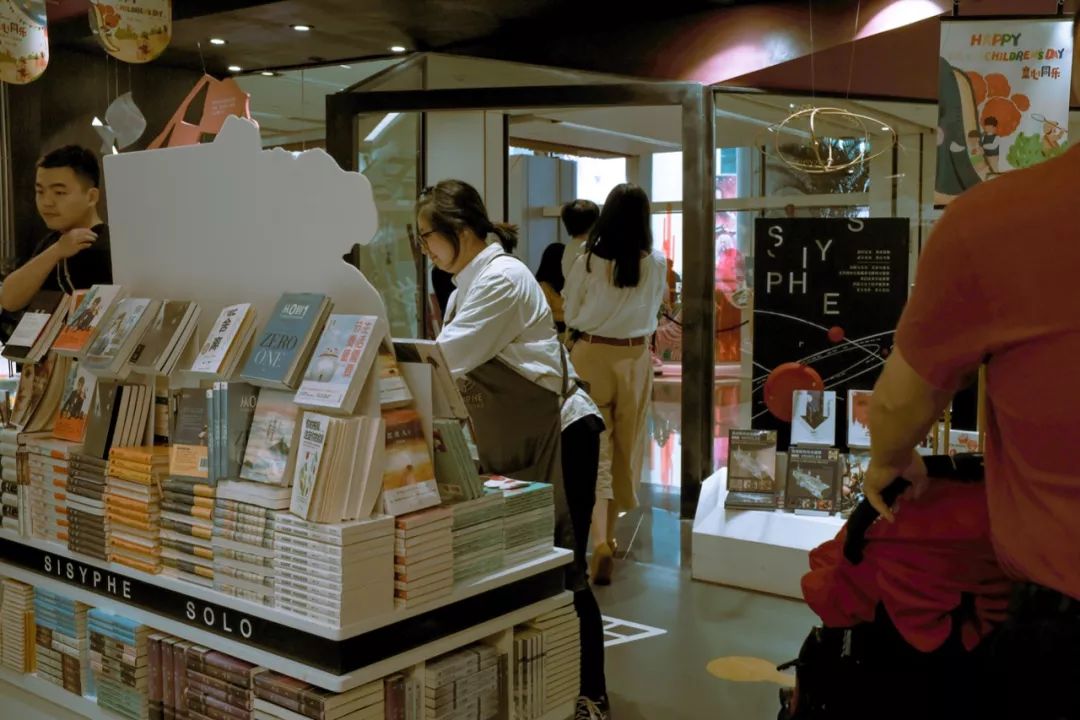 我和男朋友一起上班,我和男朋友在同一家公司实习