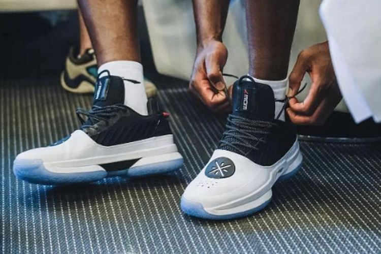 安踏李宁中底科技对比,李宁云减震和䨻区别