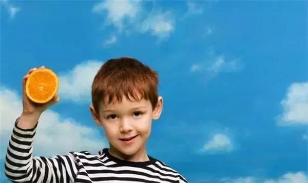 孩子内向胆小不爱说话怎么引导,孩子胆小懦弱打不还手如何训练