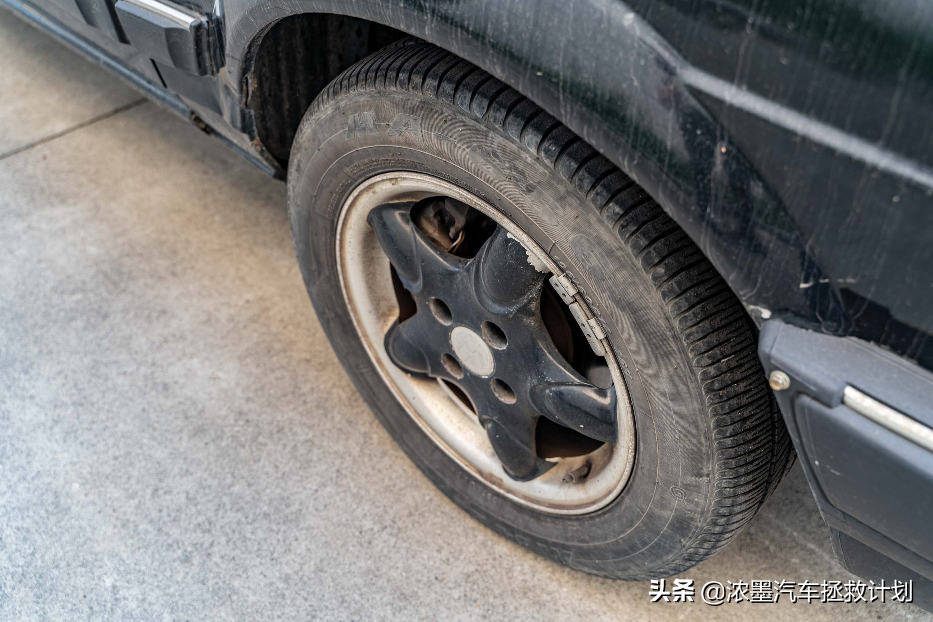 「妙手生花」重建一台战损级桑塔纳，带给它历经千般后的华丽重生