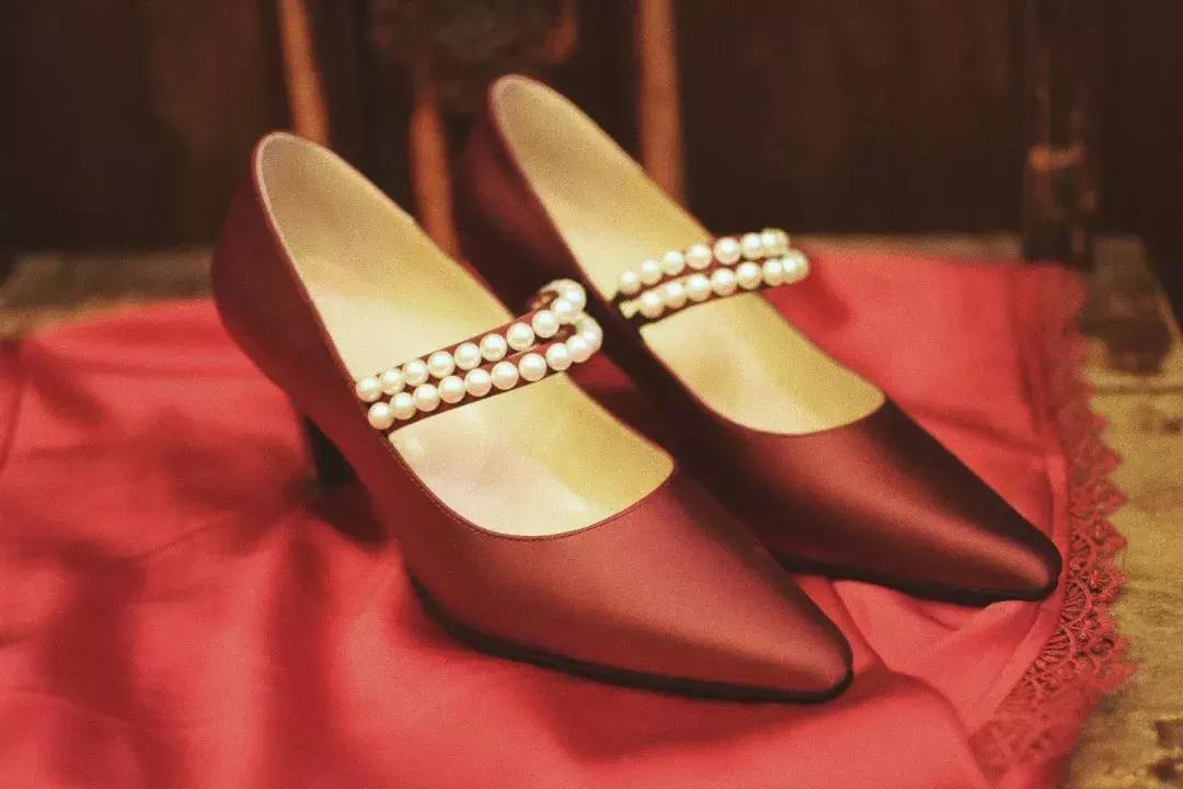 除了撞款的大牌婚鞋，小众+平价的美貌婚鞋走一波