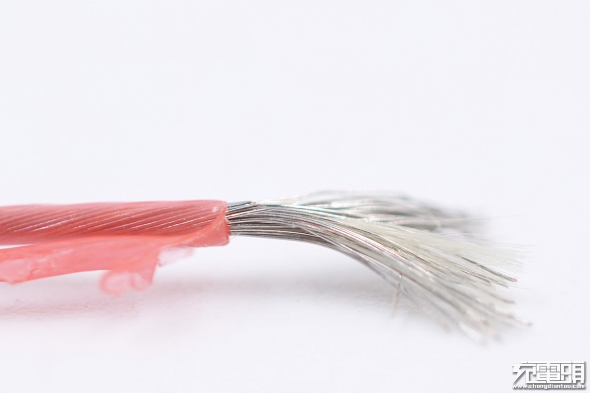 华为usb充电线拆解,华为1.8米充电线拆解