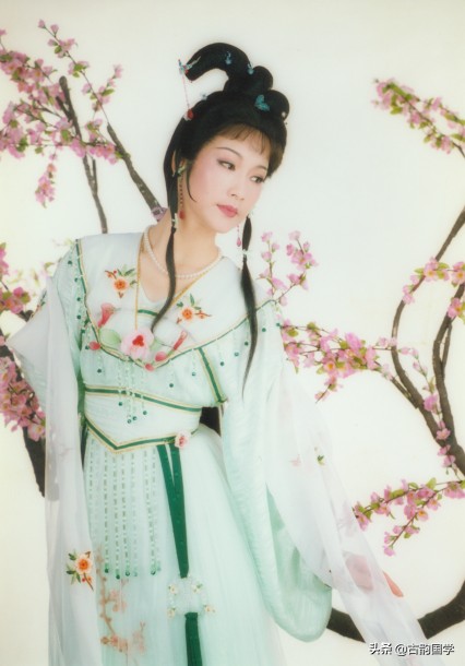 红楼梦史太君两宴大观园,红楼梦史太君进大观园