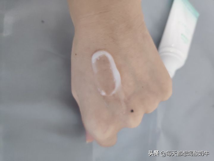 毛孔粗大爱出油泛红血丝,两颊毛孔粗大泛红血丝面膜