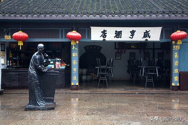 从《风波》到《头发的故事》，浅析鲁迅作品中的“辫子”意象