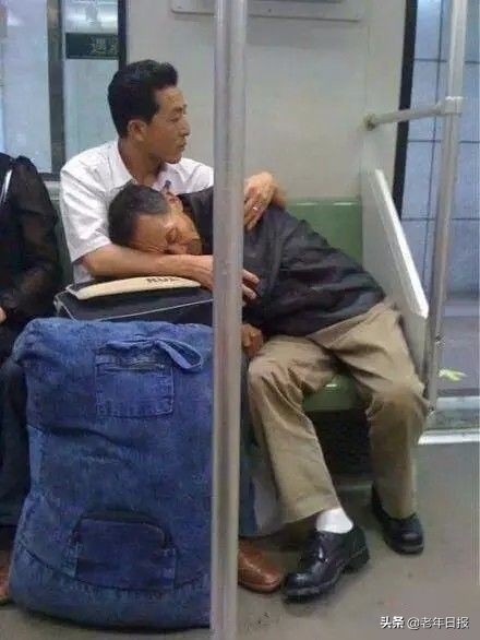 朋友圈最火的6张图片道破人性,朋友圈最火的4张图片道破人性