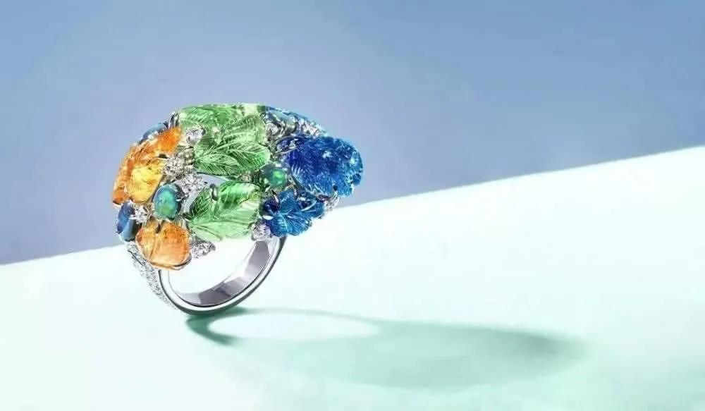 手链断了修一下多少钱,8千元手链维修