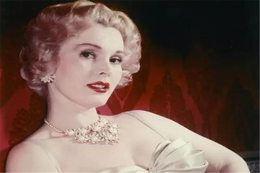 她一生经历了七次婚姻,她一生历经5段婚姻