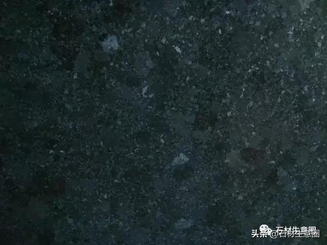 花岗岩黑色的是石英吗,景观石材花岗岩黑色