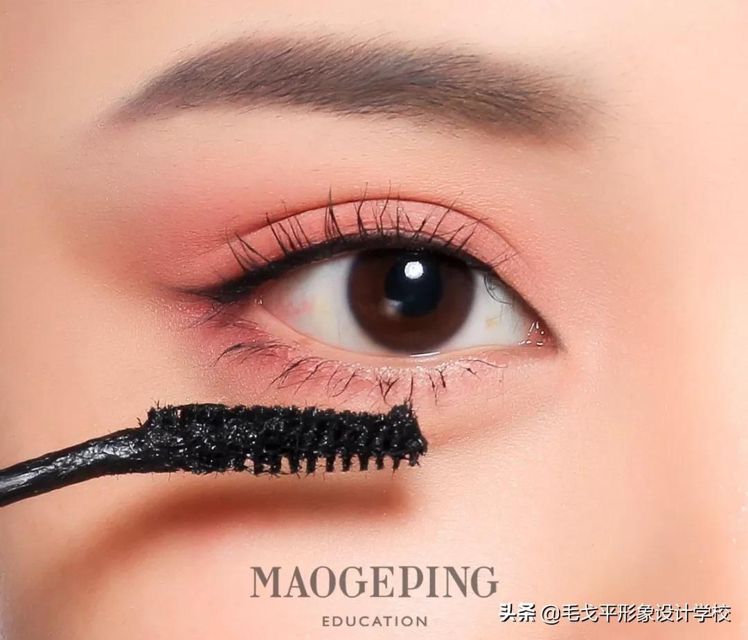 女团眼妆豆沙蜜桃色,单眼皮的蜜桃色眼妆